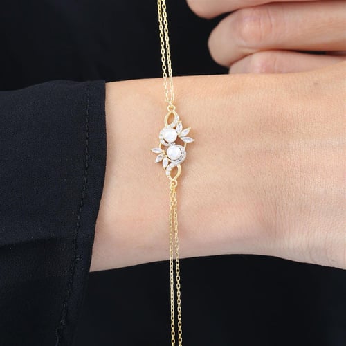 Sparkling Noble Pearls Gold Color Flowers Silver Bracelet