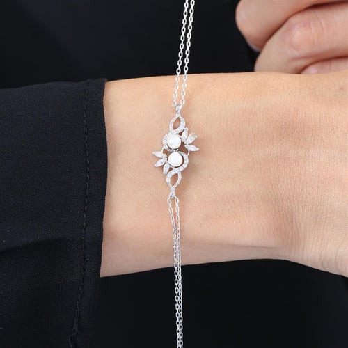 Sparkling Noble Pearls Flowers Silver Bracelet