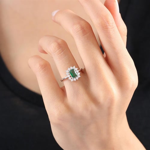 Elegance Sun Synthetic Emerald Silver Ring