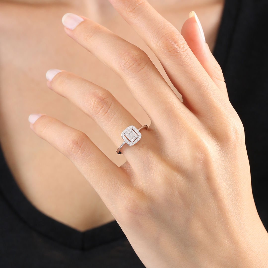 Rectangular Form Silver Ring