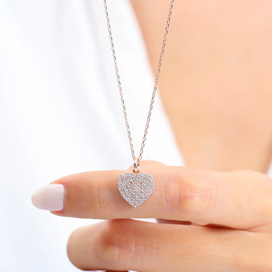 Collier en argent plaqué or rose avec cœur scintillant