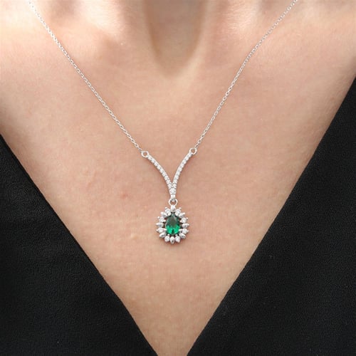 Rainflake Synthetic Emerald Seal of Elegance Silver Necklace
